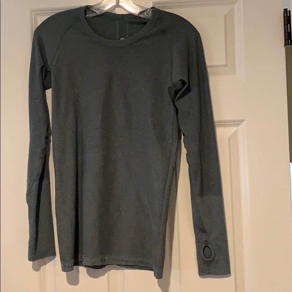 Lon sleeve lululemon top S